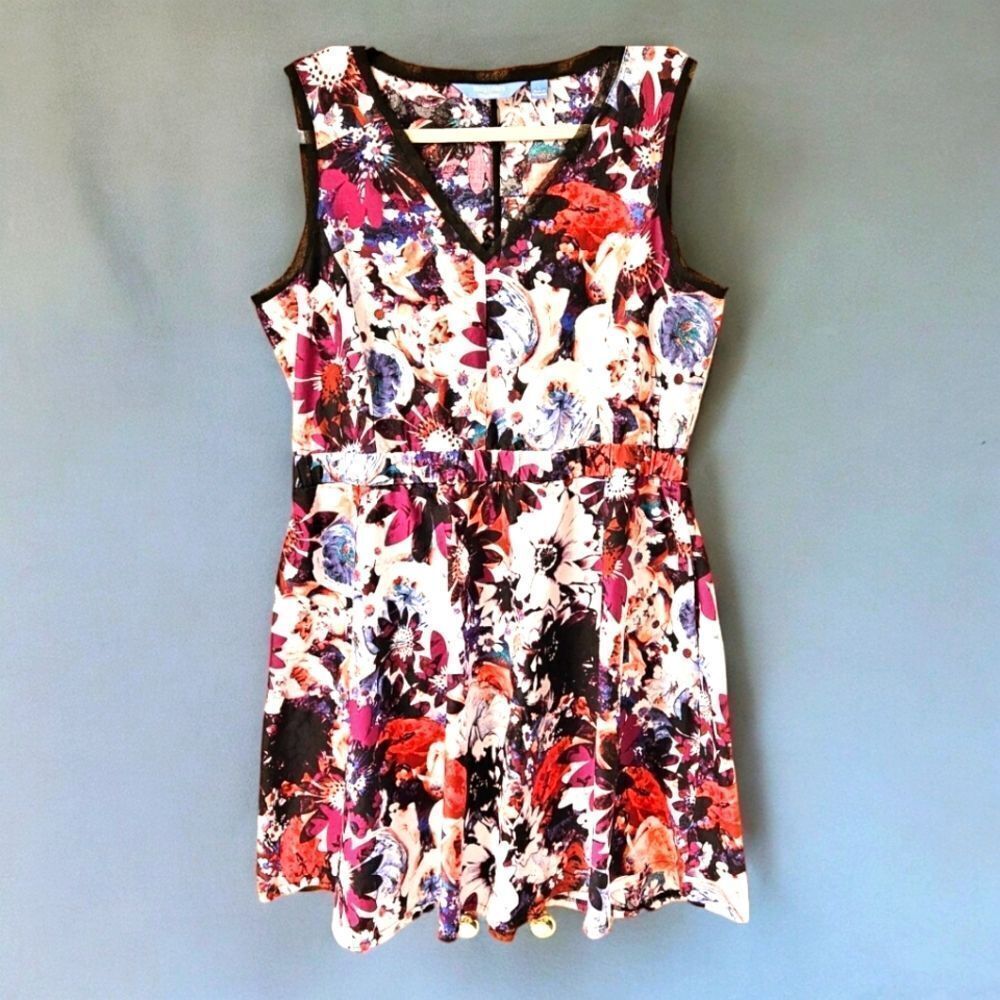 Simply Vera Vera Wang New bright abstract sleeveless floral design v-neck dress